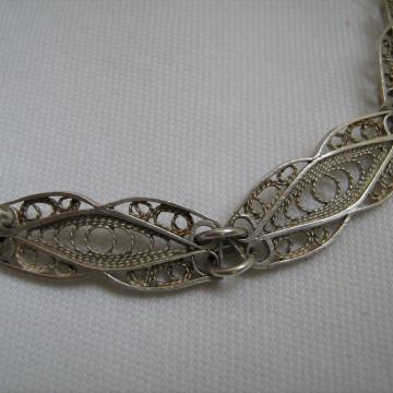 Srebrna ženaska filigranska narukvica ručni rad - starinsko srebro