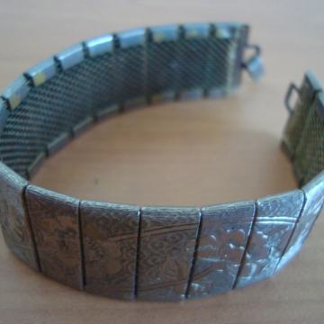 stara gravirana narukvica