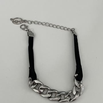 Stradivarius narukvica