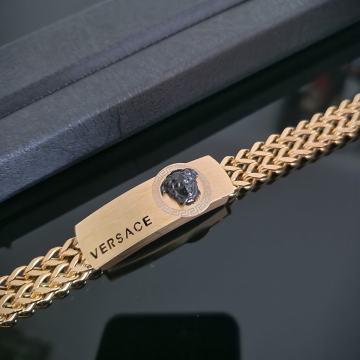 VERSACE narukvica vrlo lepa nova