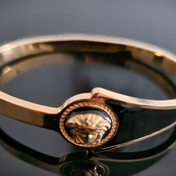 VERSACE narukvica vrlo lepa nova