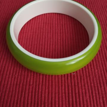 Nova zeleno bijela narukvica