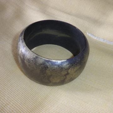 ŽENSKA DRVENA NARUKVICA - PROMJER 6cm