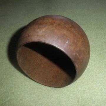 ŽENSKA DRVENA NARUKVICA - PROMJER 6cm