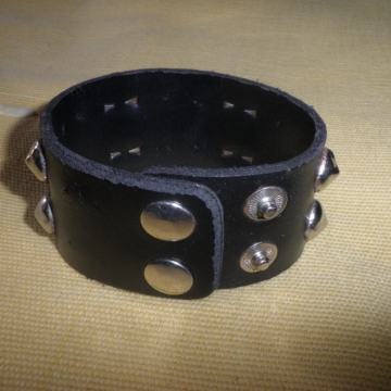 ŽENSKA GOTH NARUKVICA