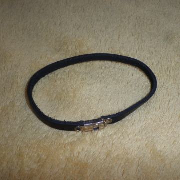 ŽENSKA TANKA KOŽNA NARUKVICA