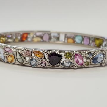 ZLATNA NARUKVICA 18K(750) POLUDRAGO KAMENJE 20,15g NOVO • GOLD SHOP •