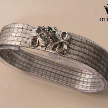 ZLATNA NARUKVICA SA SMARAGDIMA 35,68G (18K) R1, RATE