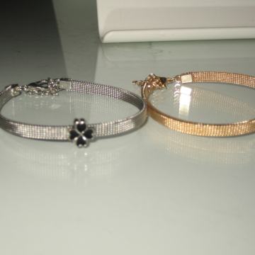 ZLATNA I SREBRNA NARUKVICA S DJETELINOM 4 LISTA - NOVO