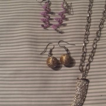 2 para nausnica i jedan lancic