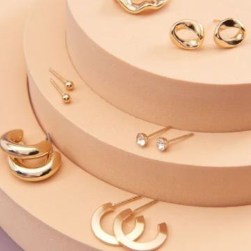 6 kom NAUŠNICE boja zlata - NOVO za 10 eur