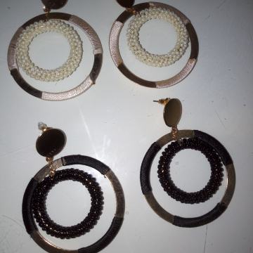 BEŽ I CRNE NAUŠNICE - NOVO