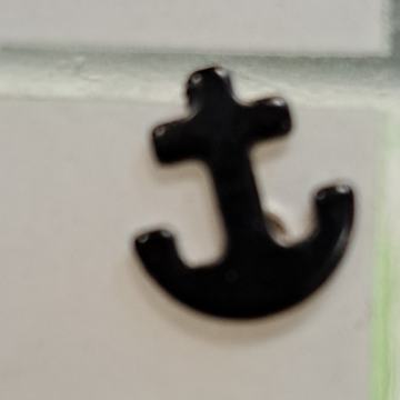 Crna naušnica - sidro