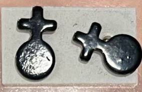 Crne naušnice ženka