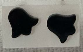 Crne naušnice zvono