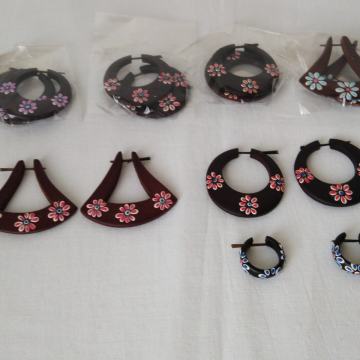 Drvene naušnice na iglu