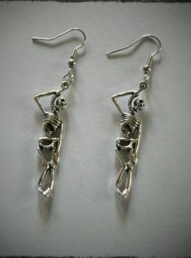 “Hanging skeleton” naušnice