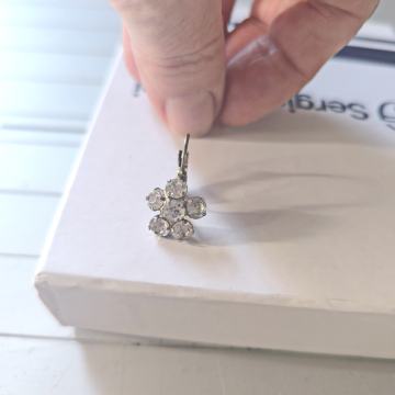 Jedna posrebrena naušnica ring - 6 cirkona - dužina oko 3 cm