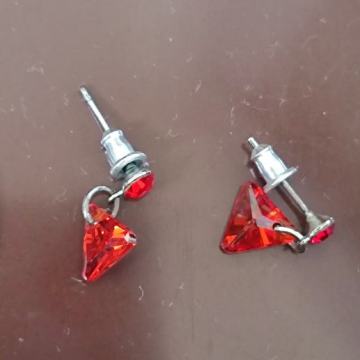 Lijepe crvene naušnice