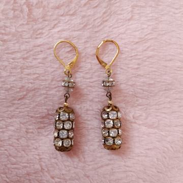 Lijepe svjetlucave naušnice