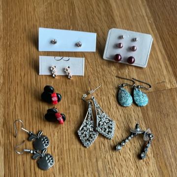 Nakit 10 naušnica sve za 5 €