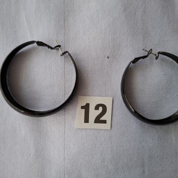 NAUŠNICE. Br-12. Crni limeni ring. Mob