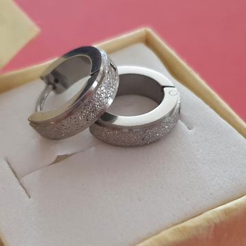 Naušnice kirurški čelik okrugle pjeskarene