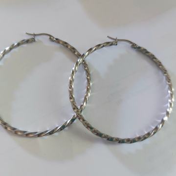 NAUŠNICE KIRURŠKI ČELIK,POZLATA,5 cm.NOVO