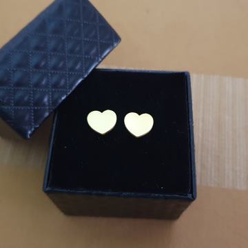 Naušnice kirurški čelik srce na šaraf pozlaćene