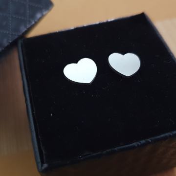 Naušnice kirurški čelik srce na šaraf