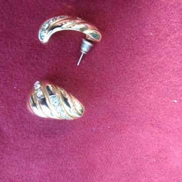 NAUŠNICE   -   Kolekcija