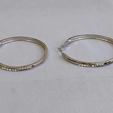 NAUŠNICE. Metalni ring sa nizom sitnih kristalića. Mob