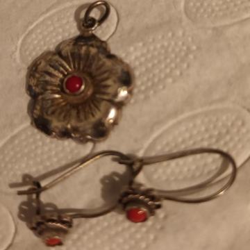 Naušnice i privjesak