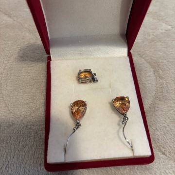 Nausnice i privjesak