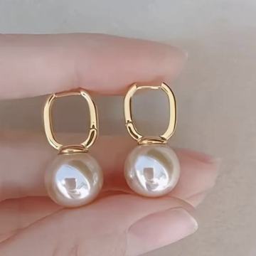 ZLATNE NAUŠNICE S BISEROM NOVO