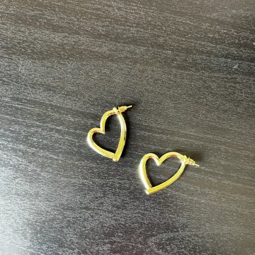 Naušnice srce zlatne boje