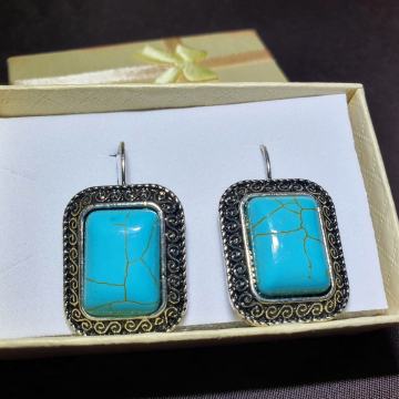 Naušnice tirkizne četvrtaste