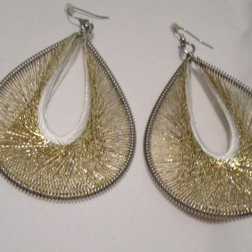 Naušnice zlatne boje