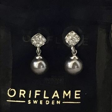 Oriflame set - lančić s privjeskom i naušnice