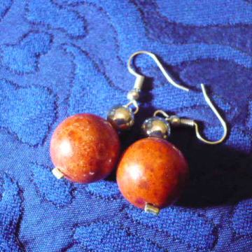 POSREBRENE NAUŠNICE SA PRAVIM TROPSKIM KORALJIMA