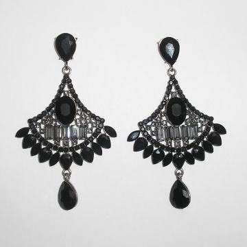 Predivne crne naušnice