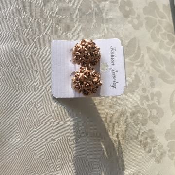 PREDIVNE ELEGANTNE CVJETNE NAUŠNICE