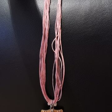 Prekrasna roza ogrlica - 60 kn.