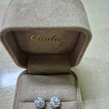 Prodajem dijamantne naušnice