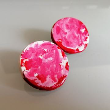 Unikat okrugle naušnice u crvenoj i ružičastoj nijansi