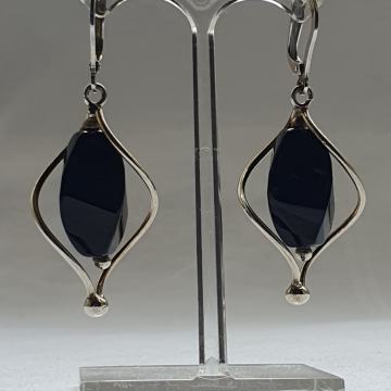 SREBRNE NAUŠNICE SA BRUŠENIM ONIXOM 925 SREBRO