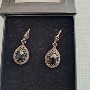 srebrene naušnice u original pakiranju