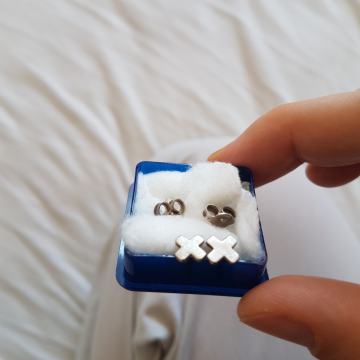 Srebrne matirane nausnice napravljene po narudzbi plusić srebro 925