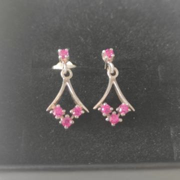 Srebrne naušnice na iglicu