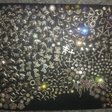 Srebrne naušnice/pikavci cca 400kom